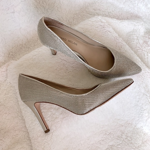 Champagne Gold Mesh Pumps - Picture 3 of 10